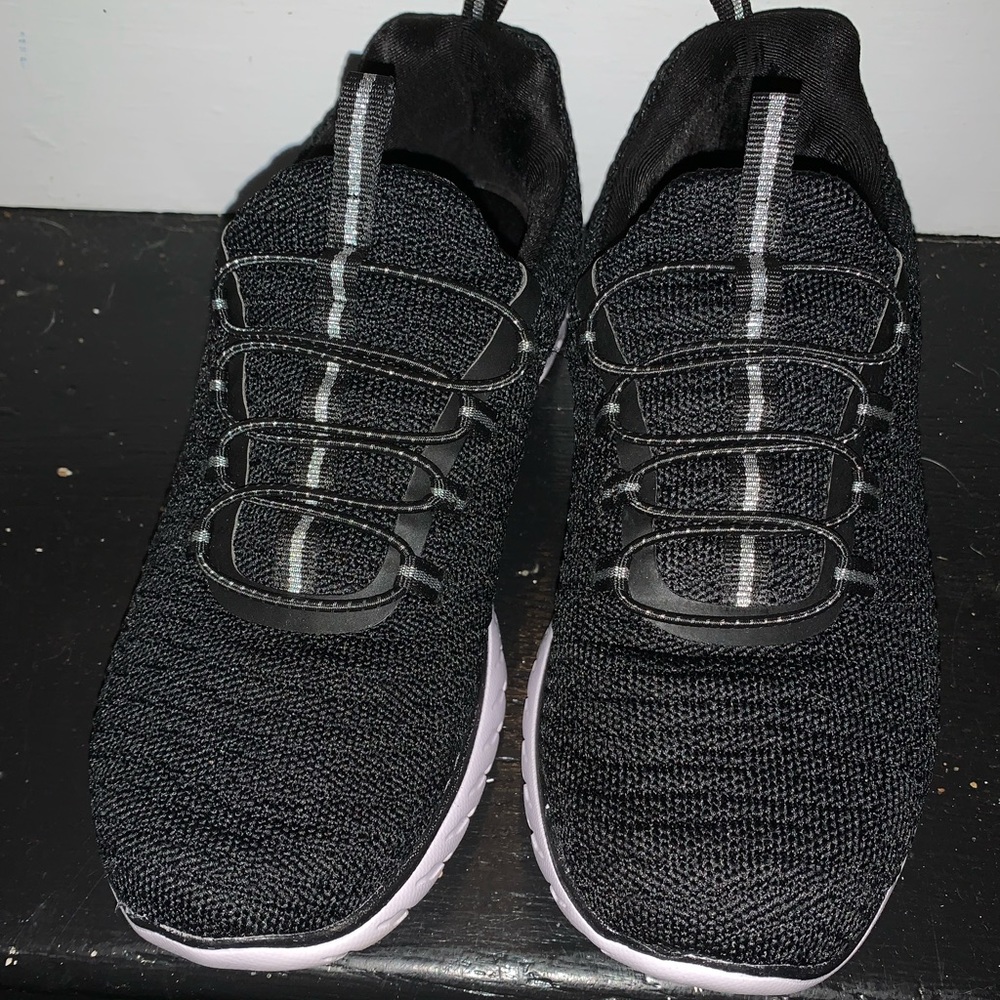 Black Athletic seekers